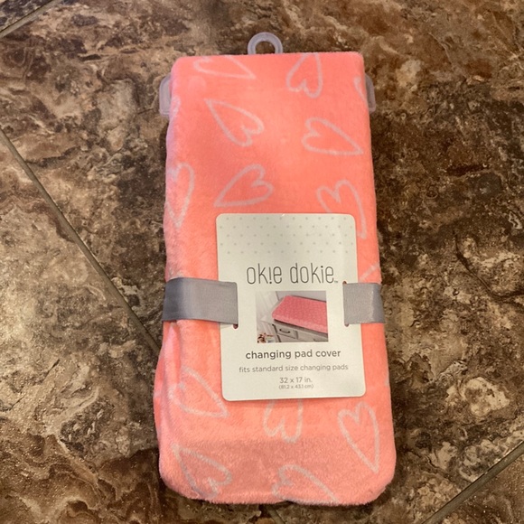 Okie dokie changing pad cover pink with hearts NWT - Picture 1 of 3